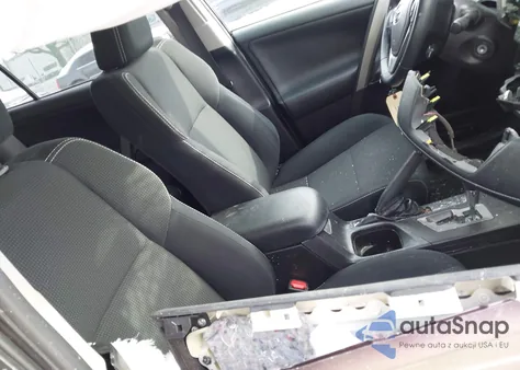 2017 Toyota Rav4 Xle z USA, uszkodzony, nr VIN 2T3RFREV8HW609634